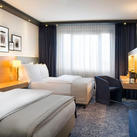 Holiday Inn Stuttgart Exteriör bild