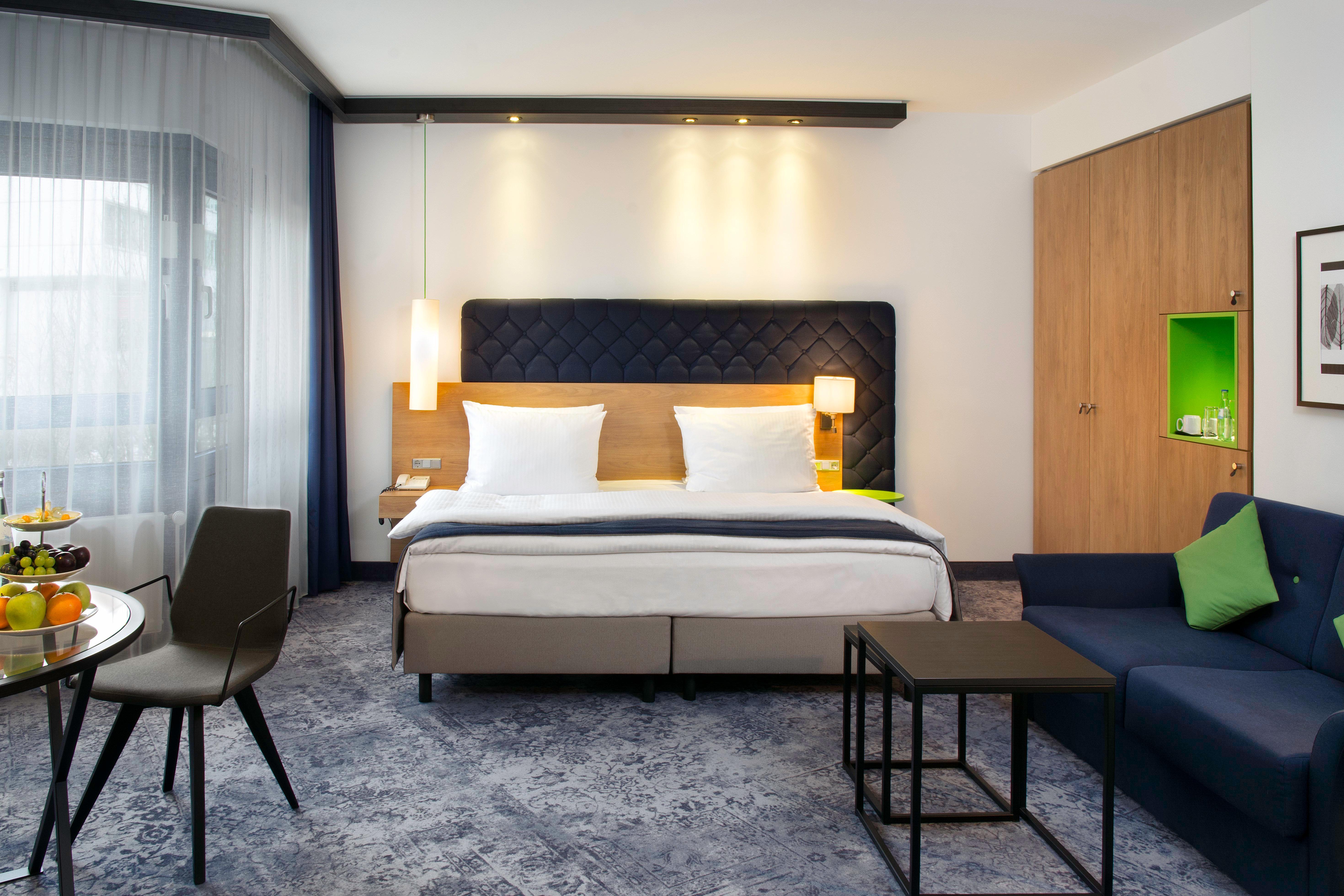 Holiday Inn Stuttgart Exteriör bild