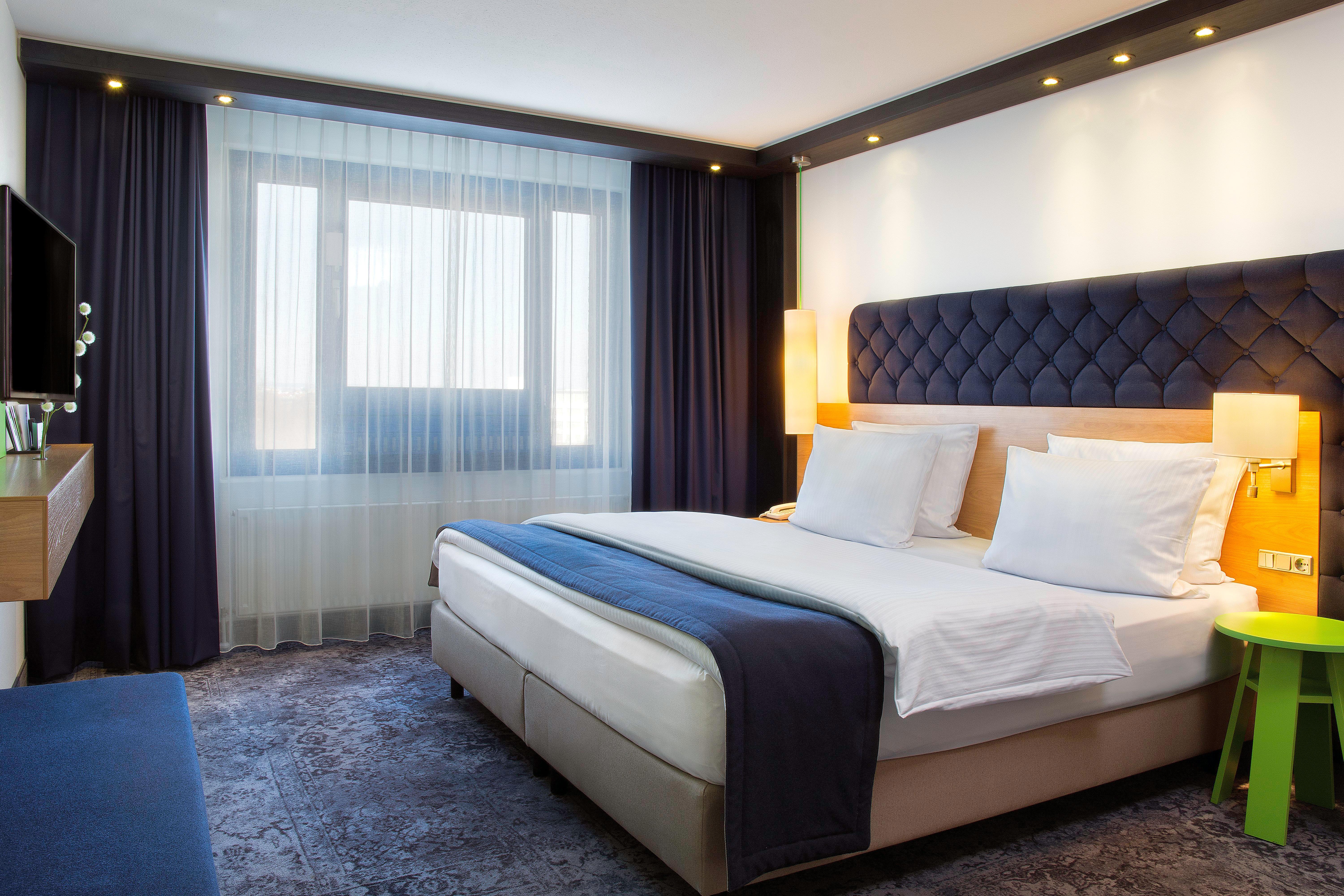 Holiday Inn Stuttgart Exteriör bild